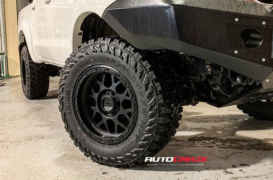 TOYOTA HILUX N70 4WD GRENADE OR MATTE BLACK